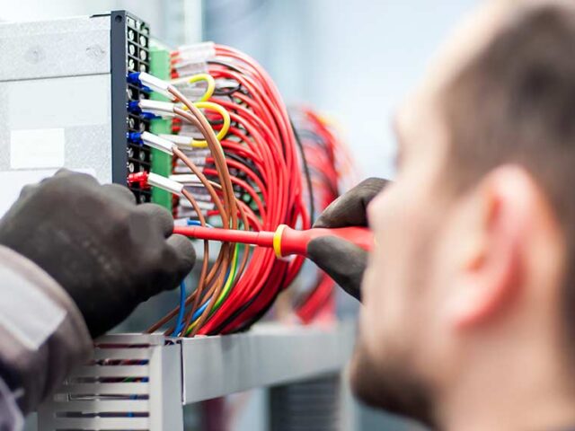 Choosing the Right Electrician